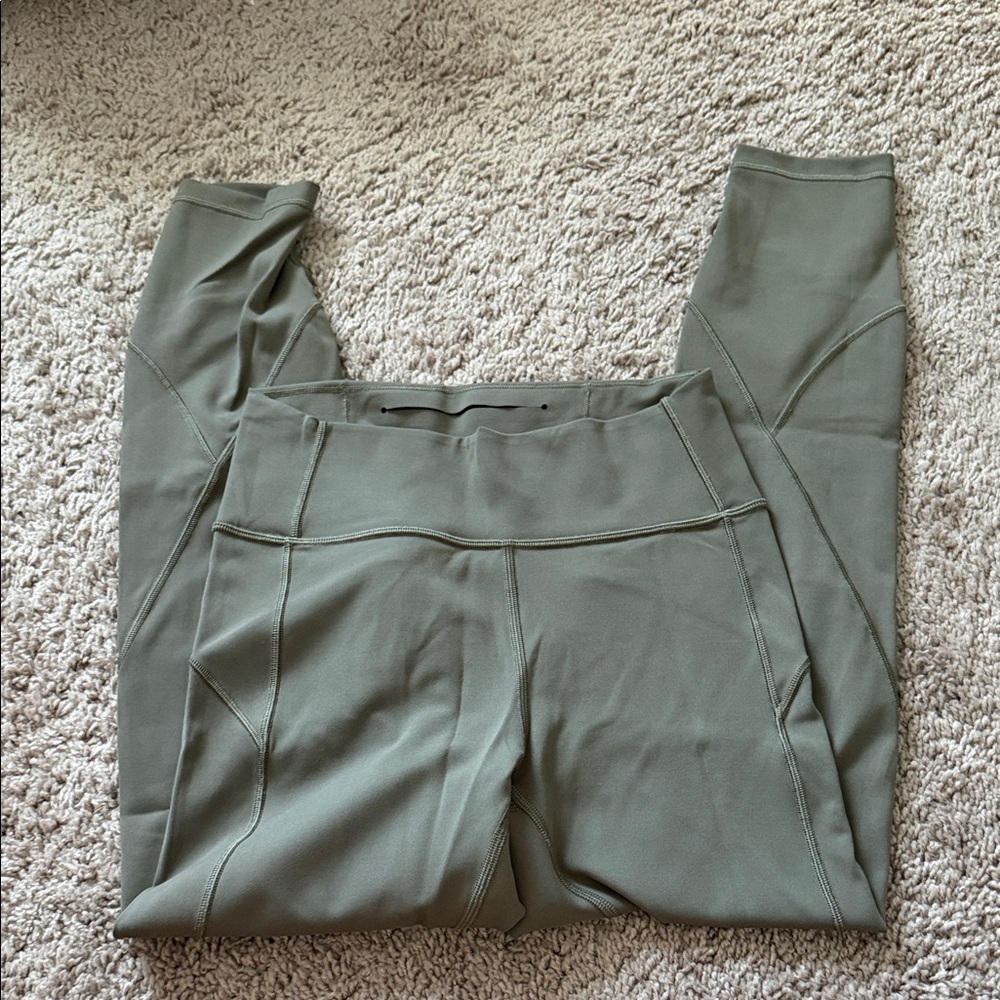 l lululemon size 6 in movement 25' olive green